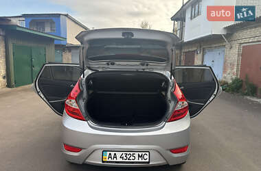Хэтчбек Hyundai Accent 2012 в 