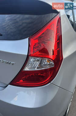 Хэтчбек Hyundai Accent 2012 в 