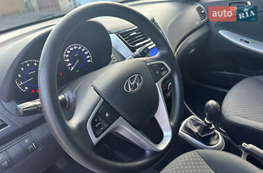 Хэтчбек Hyundai Accent 2012 в 