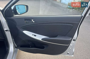 Хэтчбек Hyundai Accent 2012 в 