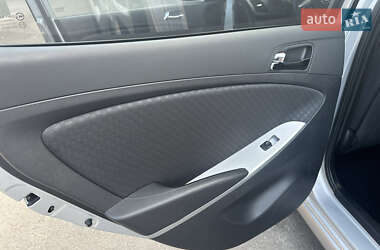 Хэтчбек Hyundai Accent 2012 в 