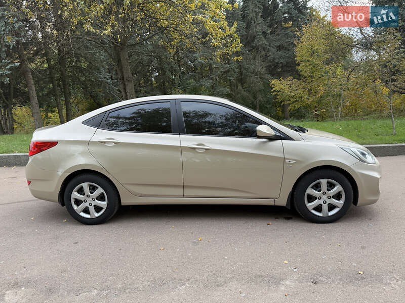 Седан Hyundai Accent 2012 в Житомире