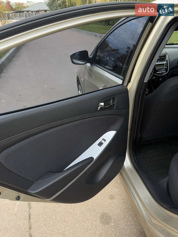 Седан Hyundai Accent 2012 в Житомире