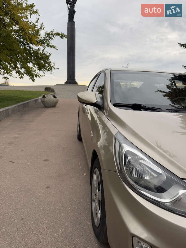 Седан Hyundai Accent 2012 в Житомире