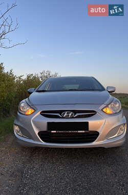 Седан Hyundai Accent 2011 в 
