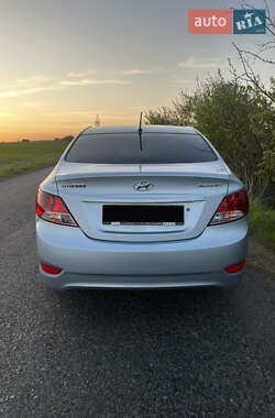 Седан Hyundai Accent 2011 в 