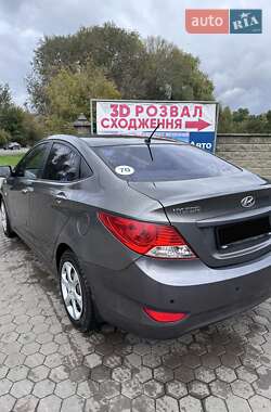 Седан Hyundai Accent 2013 в  фото 14 Седан Hyundai Accent 2013 в