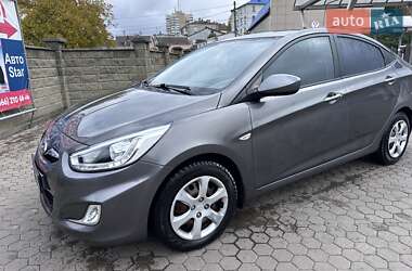 Седан Hyundai Accent 2013 в  фото 7 Седан Hyundai Accent 2013 в