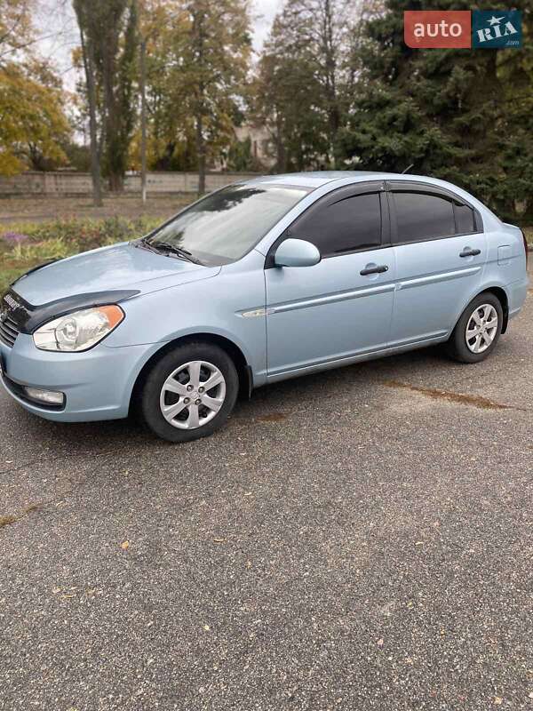 Седан Hyundai Accent 2009 в Лозовой