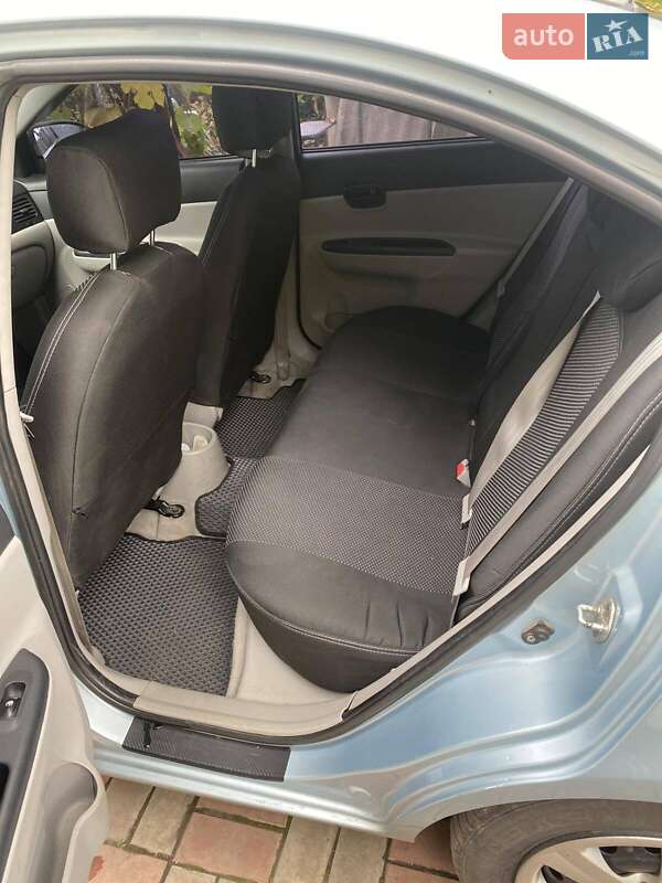 Седан Hyundai Accent 2009 в Лозовой