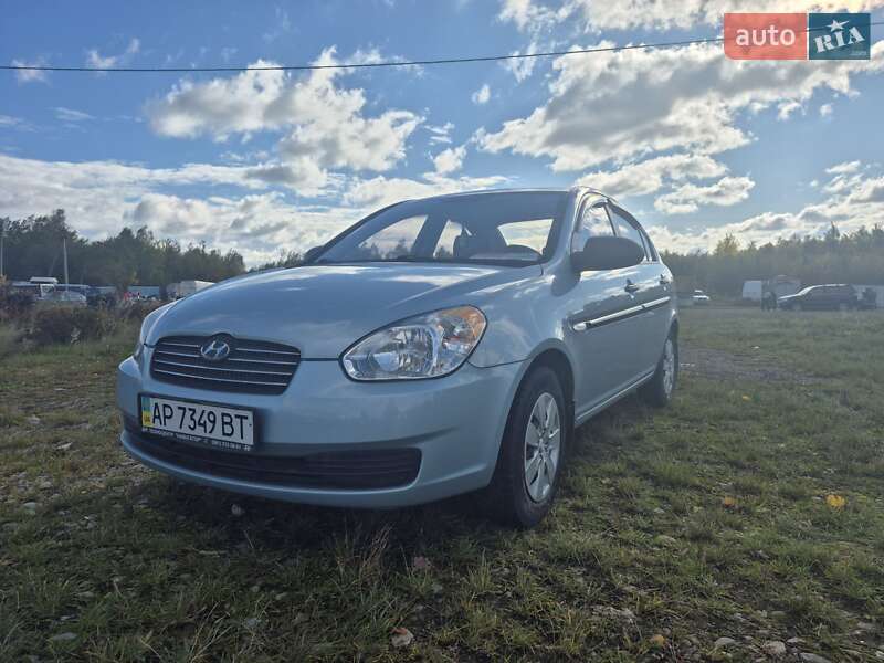 Hyundai Accent 2010