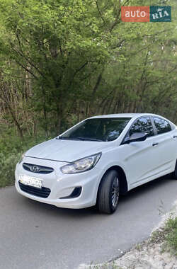 Седан Hyundai Accent 2011 в Киеве
