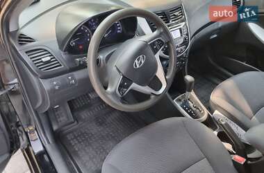 Седан Hyundai Accent 2013 в  фото 10 Седан Hyundai Accent 2013 в