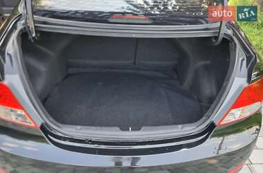 Седан Hyundai Accent 2013 в  фото 21 Седан Hyundai Accent 2013 в
