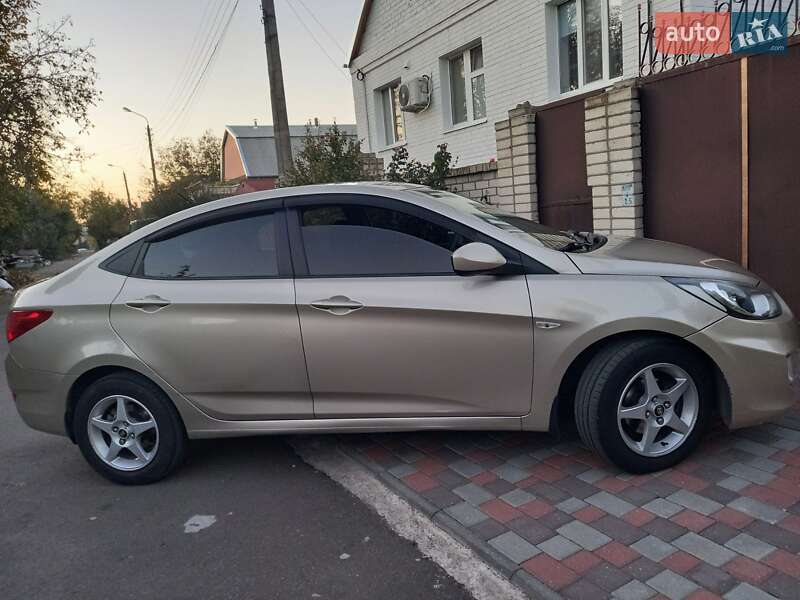 Седан Hyundai Accent 2011 в 