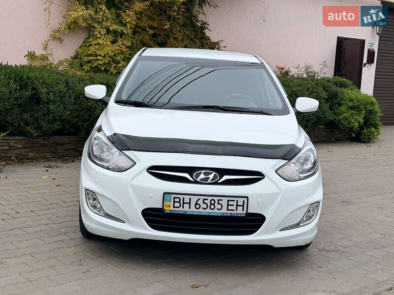 Hyundai Accent 2012 Hyundai Accent 2012