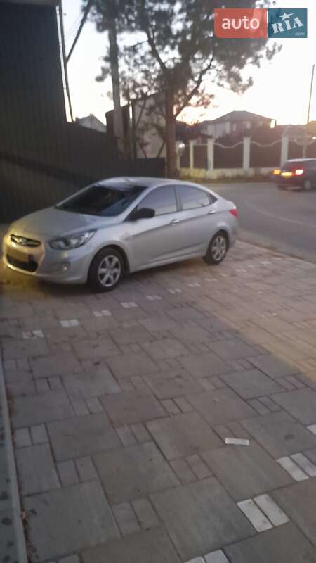Седан Hyundai Accent 2012 в Киеве фото 12 Седан Hyundai Accent 2012 в Киеве