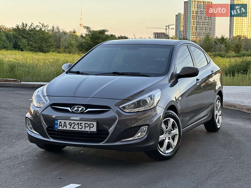Седан Hyundai Accent 2013 в Киеве фото 2 Седан Hyundai Accent 2013 в Киеве