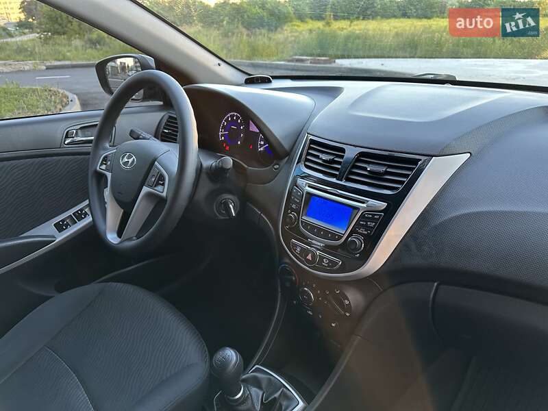 Седан Hyundai Accent 2013 в Киеве фото 21 Седан Hyundai Accent 2013 в Киеве