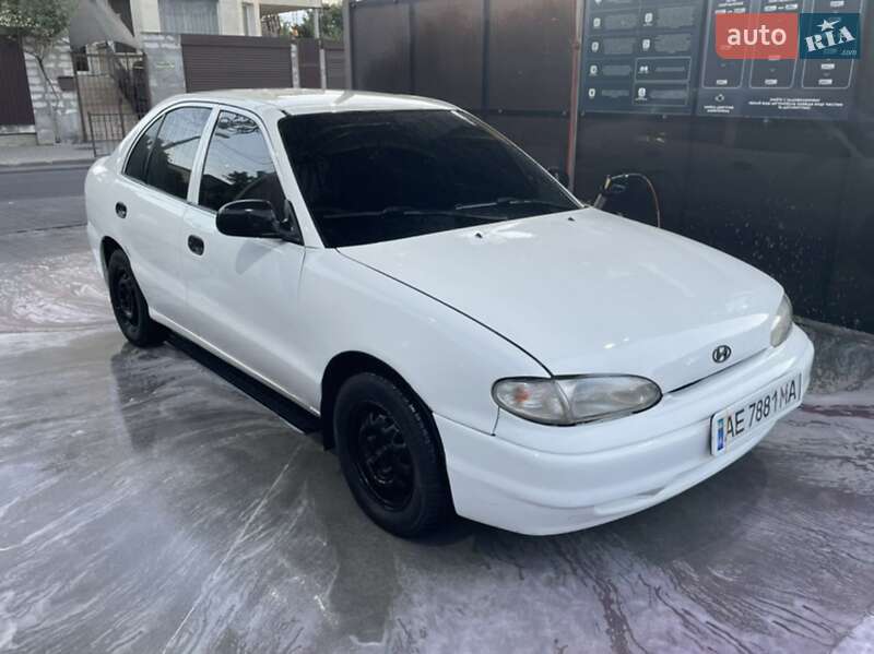 Ліфтбек Hyundai Accent 1996 в Одесі