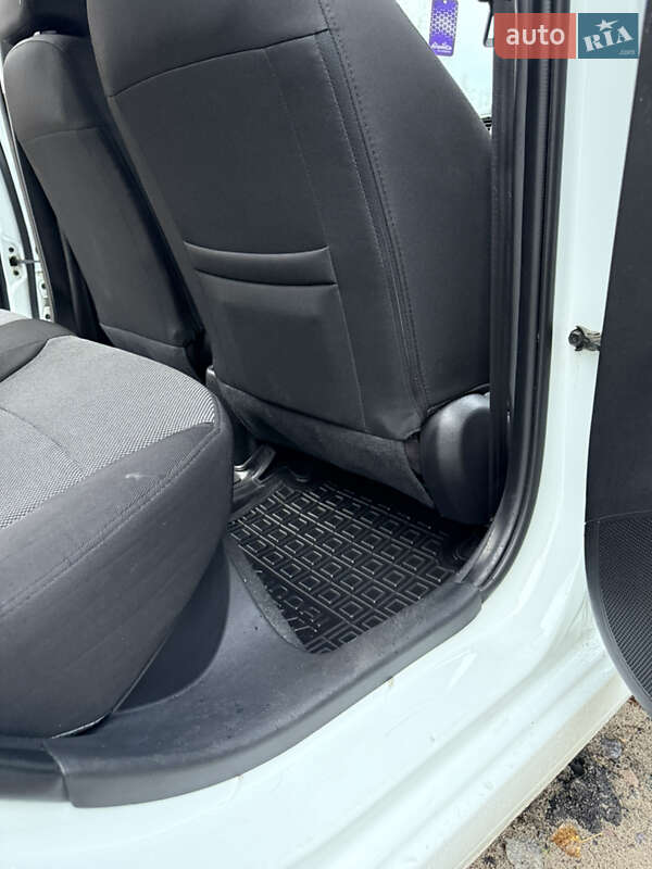 Седан Hyundai Accent 2013 в Киеве фото 27 Седан Hyundai Accent 2013 в Киеве