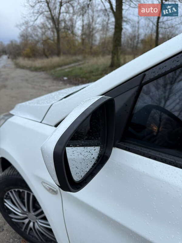 Седан Hyundai Accent 2013 в Киеве фото 51 Седан Hyundai Accent 2013 в Киеве