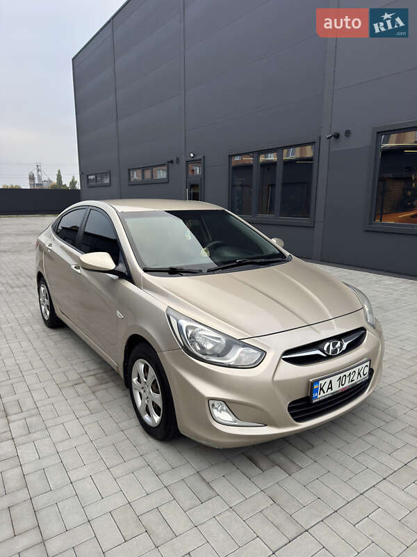 Hyundai Accent 2012 Hyundai Accent 2012