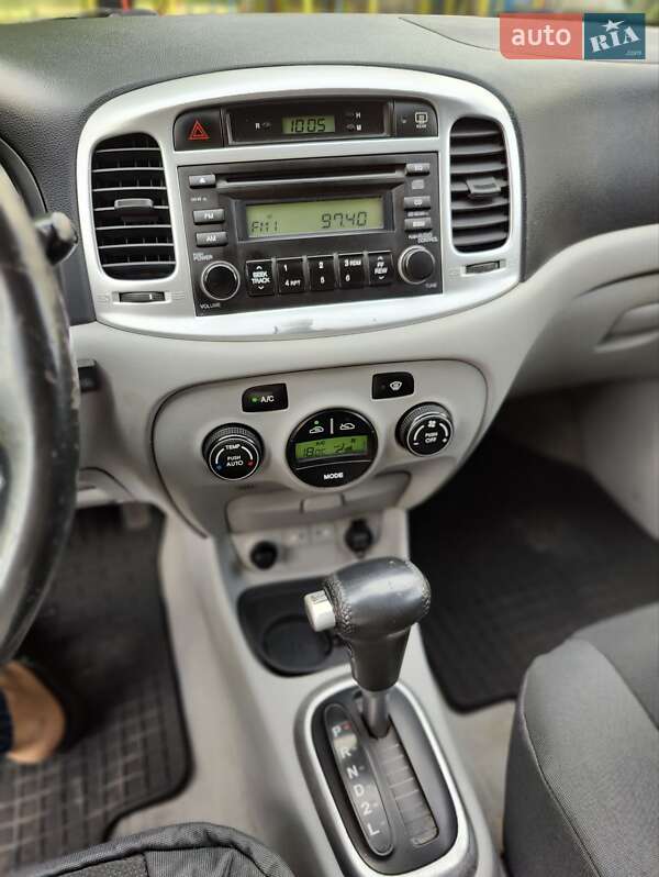 Седан Hyundai Accent 2008 в Днепре