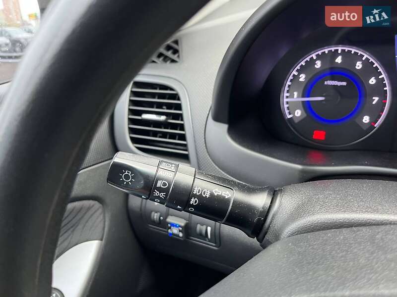 Седан Hyundai Accent 2013 в Киеве фото 19 Седан Hyundai Accent 2013 в Киеве
