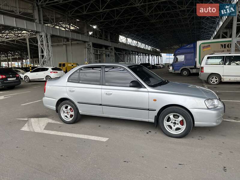 Седан Hyundai Accent 2002 в Харкові