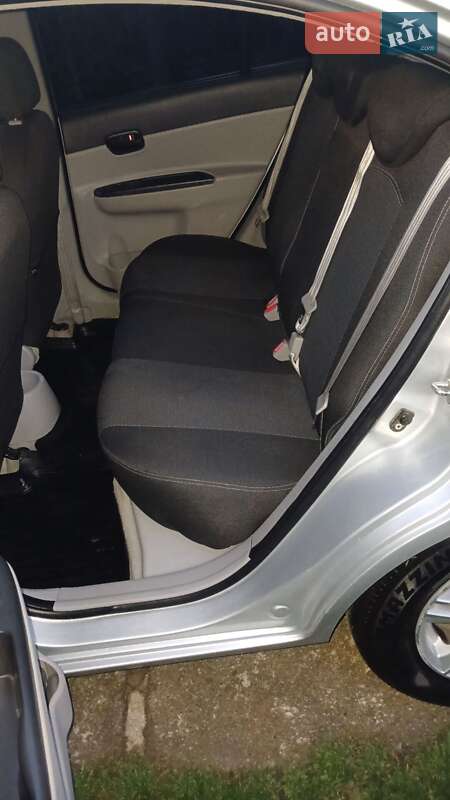Седан Hyundai Accent 2010 в Корсуне-Шевченковском фото 10 Седан Hyundai Accent 2010 в Корсуне-Шевченковском