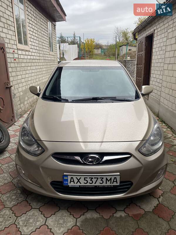 Седан Hyundai Accent 2012 в Харкові фото Седан Hyundai Accent 2012 в Харкові