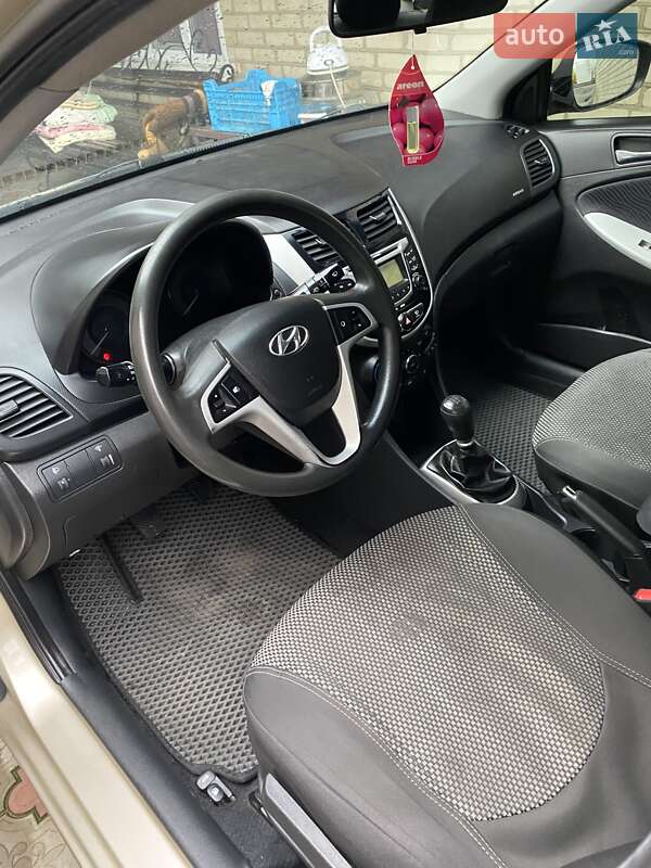 Седан Hyundai Accent 2012 в Харкові фото 9 Седан Hyundai Accent 2012 в Харкові