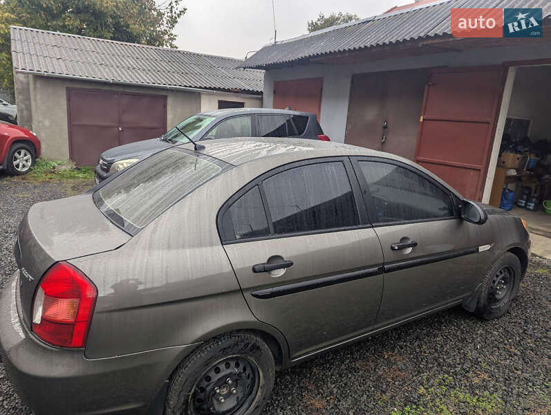 Седан Hyundai Accent 2008 в Ужгороде