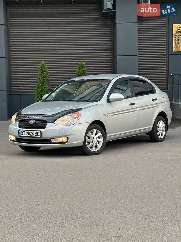 Седан Hyundai Accent 2008 в Днепре