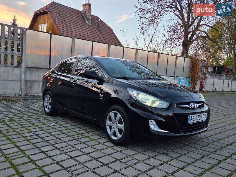 Hyundai Accent 2011 Hyundai Accent 2011