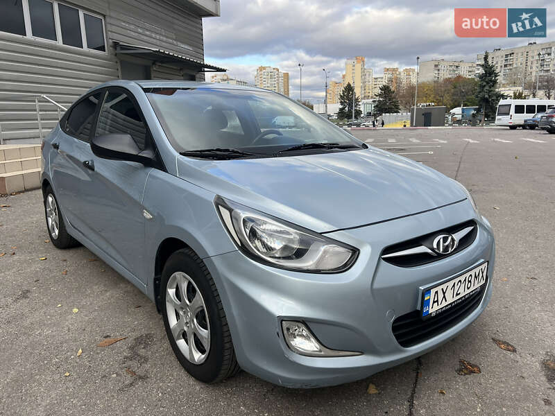 Седан Hyundai Accent 2012 в Харькове фото 3 Седан Hyundai Accent 2012 в Харькове