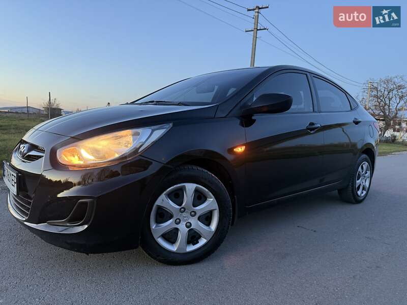 Седан Hyundai Accent 2011 в Тернополе