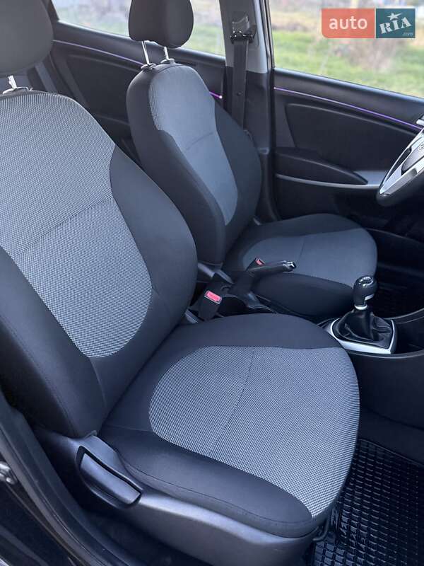 Седан Hyundai Accent 2011 в Тернополе