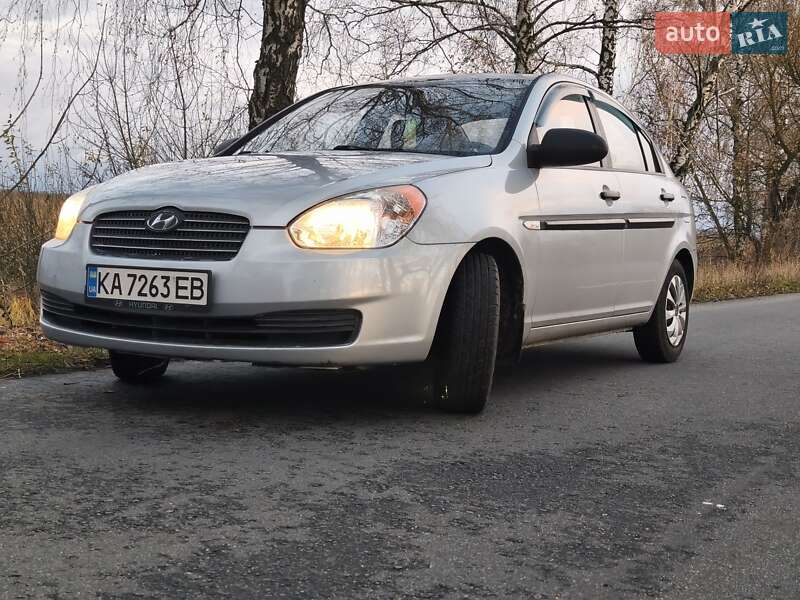 Седан Hyundai Accent 2009 в Мене
