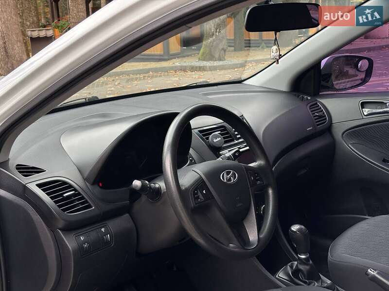 Седан Hyundai Accent 2012 в Трускавце