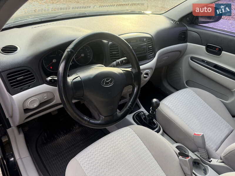 Седан Hyundai Accent 2008 в Прилуках