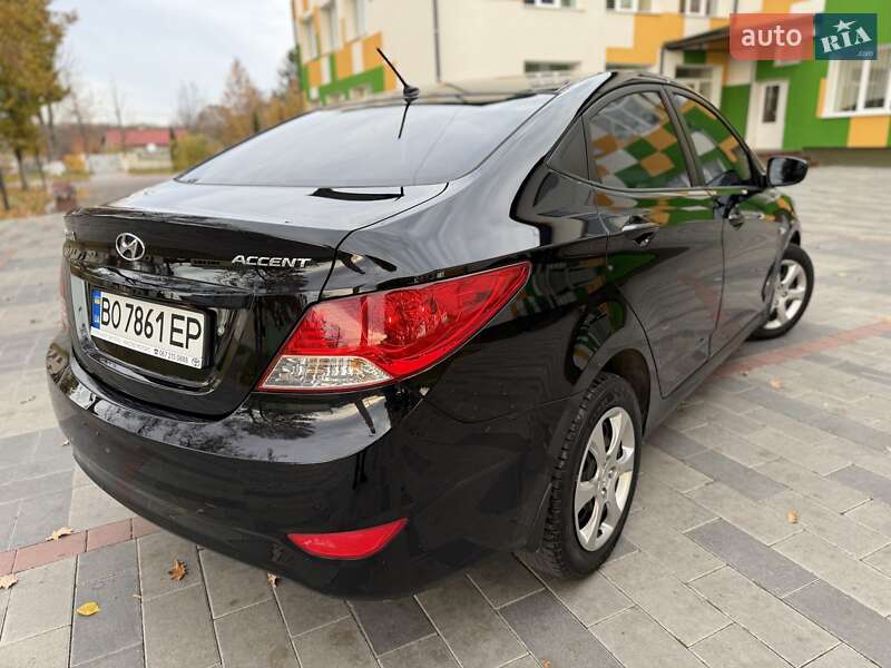 Седан Hyundai Accent 2011 в Тернополе