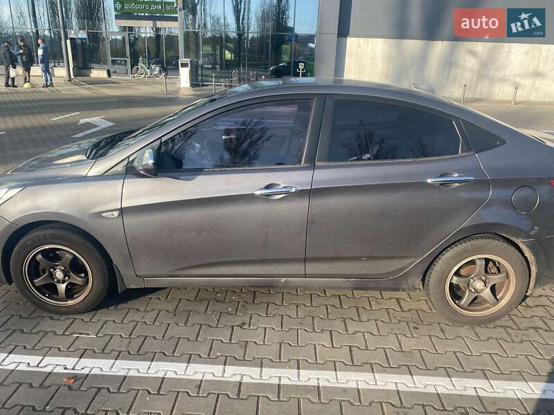 Hyundai Accent 2011 Hyundai Accent 2011