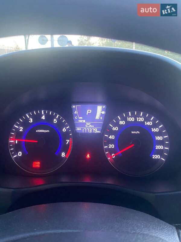 Седан Hyundai Accent 2011 в Киеве