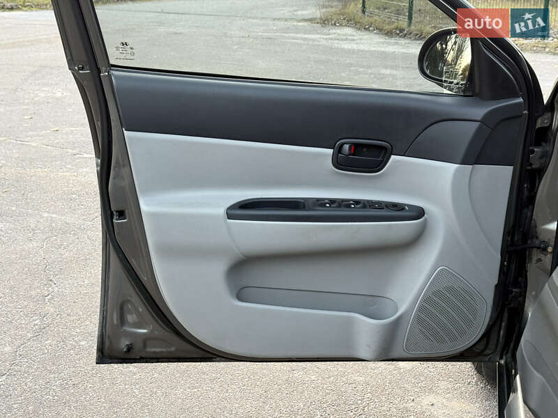 Седан Hyundai Accent 2008 в Киеве