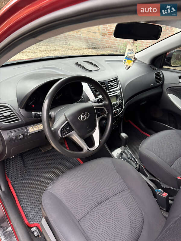 Седан Hyundai Accent 2011 в Краснограде