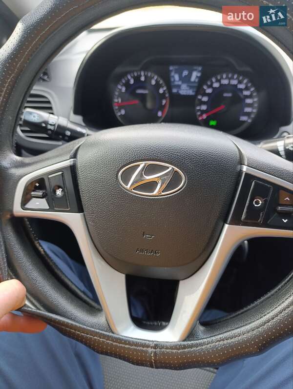 Седан Hyundai Accent 2011 в Ахтырке