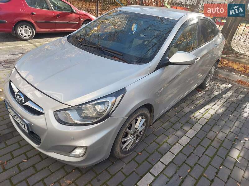 Hyundai Accent 2011 Hyundai Accent 2011
