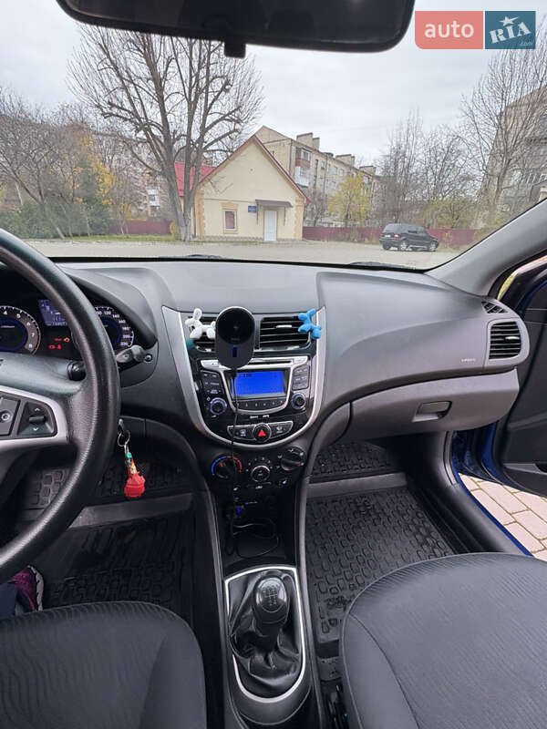 Седан Hyundai Accent 2011 в Ивано-Франковске фото 8 Седан Hyundai Accent 2011 в Ивано-Франковске